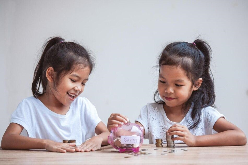 Read more about the article Teaching Kids About Money: Fun Activities To Instill Good Saving Habits